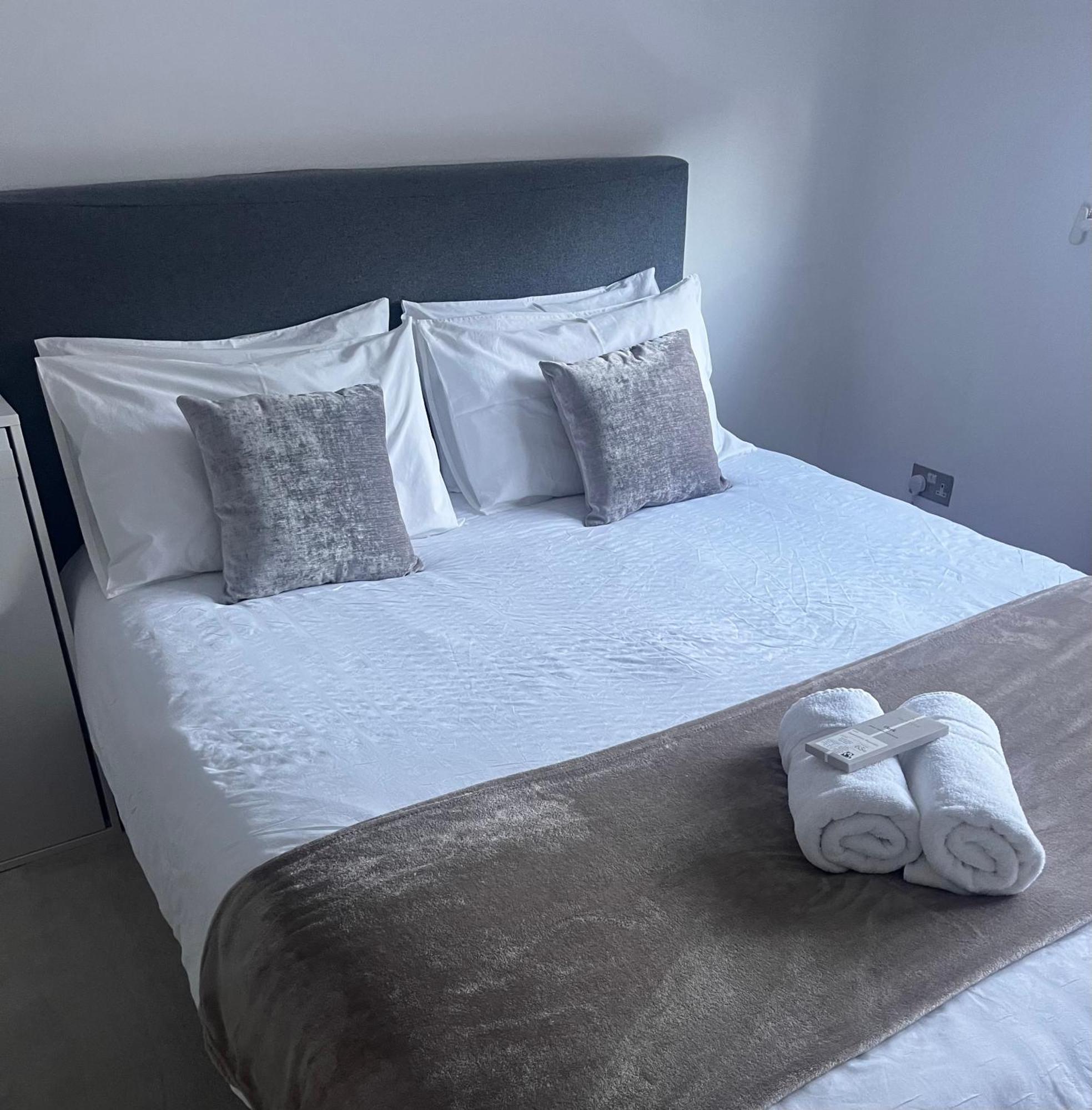 Hyde Park,3 Min Walk,Family Home! 2 Bedrooms & 2 Bathrooms Apartment! Fantastic Location London Eksteriør billede