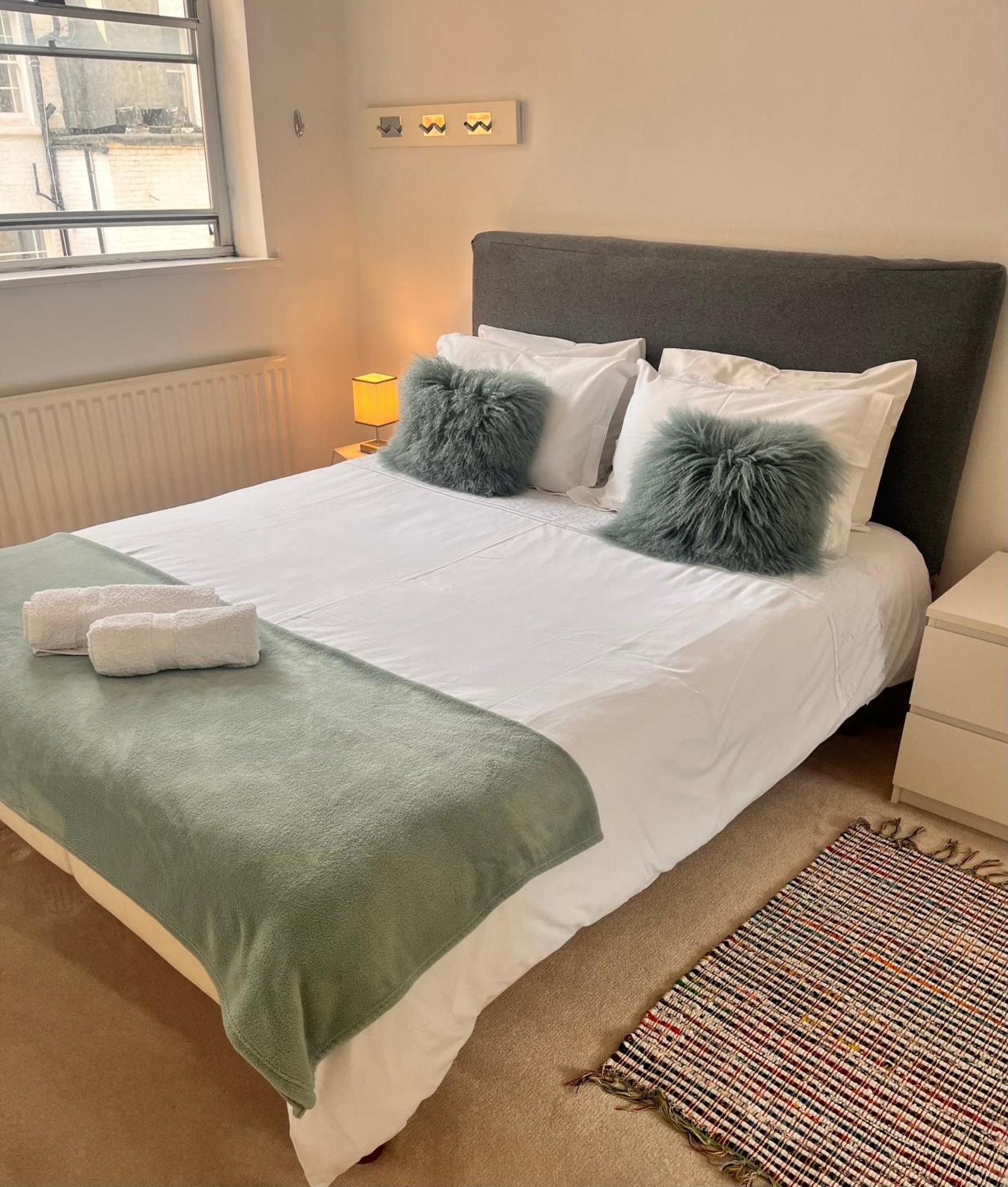 Hyde Park,3 Min Walk,Family Home! 2 Bedrooms & 2 Bathrooms Apartment! Fantastic Location London Eksteriør billede