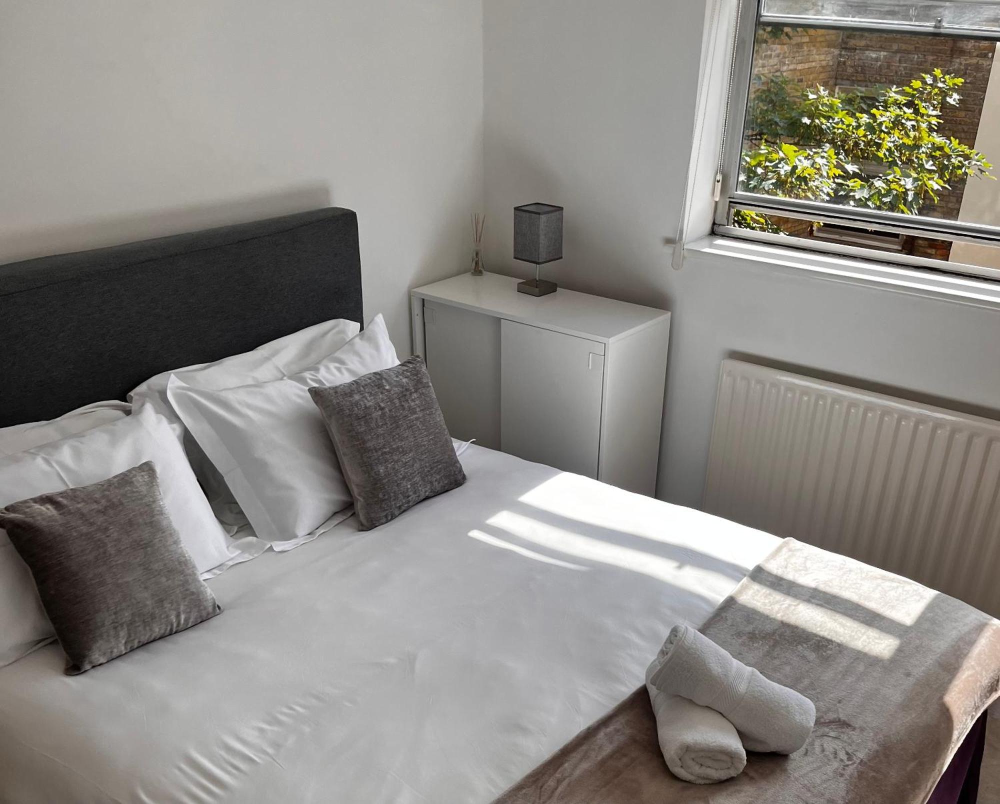 Hyde Park,3 Min Walk,Family Home! 2 Bedrooms & 2 Bathrooms Apartment! Fantastic Location London Eksteriør billede